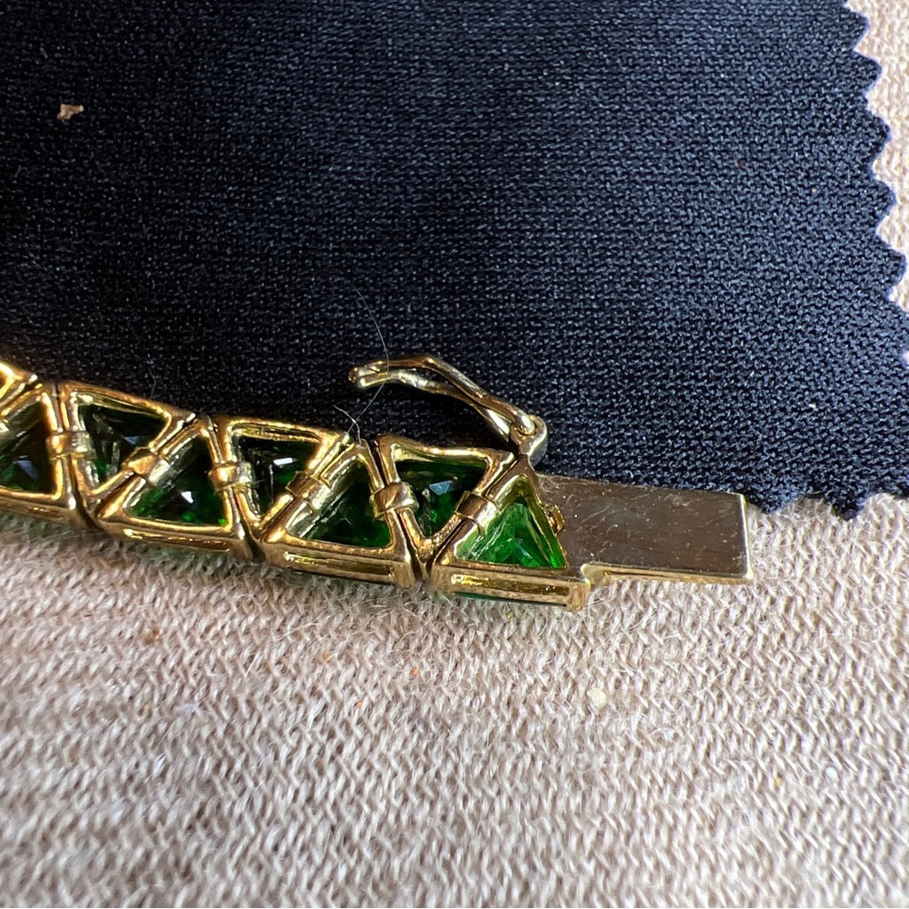 926 sterling silver green Cz trillion triangle cut vermeil gold bracelet - Picture 8 of 9